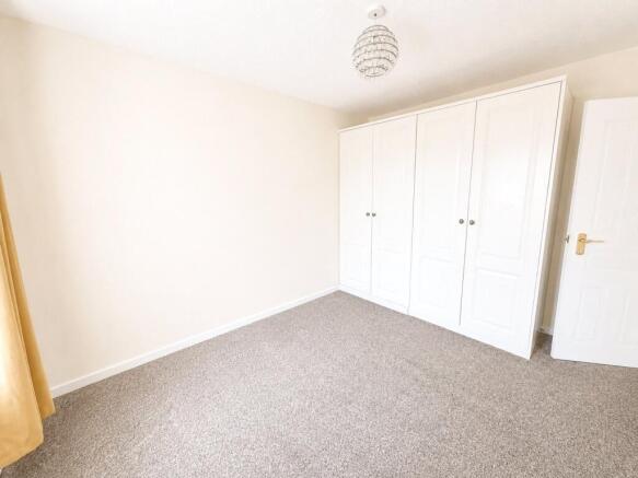 3 bed Semi-Detached for sale Image 9