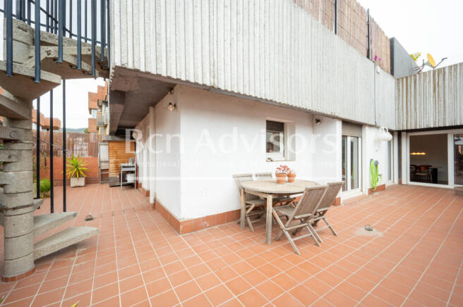 Fantastico-atico-con-soleadas-terrazas-piscina-...