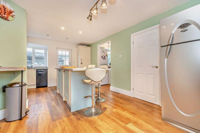 8583420-interior15-800.jpg