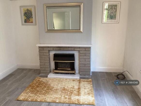 3 bed Terraced to rent Image 2