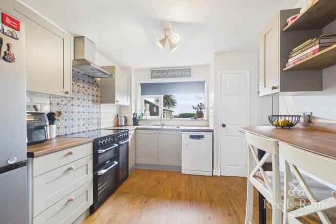 3 bed Semi-Detached for sale Image 8