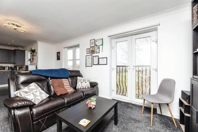 2 bed Apartment for sale Image 7