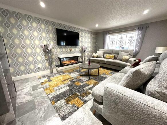 6 bed House for sale Image 8
