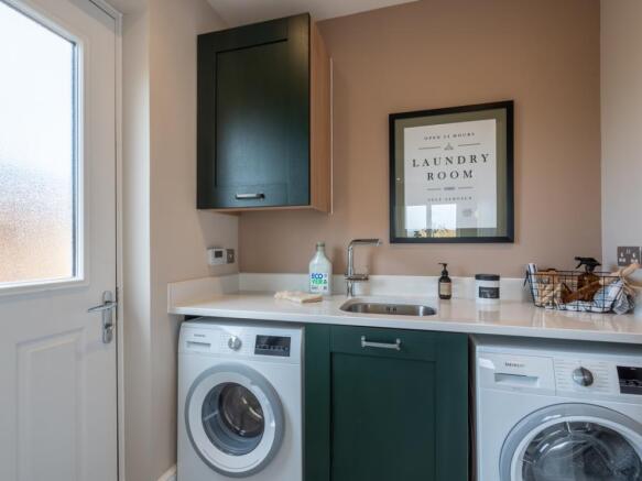 Willesborough Road,
Kennington,
Ashford,
TN24 9QX photo 4