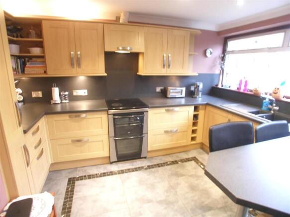 Kitchen/Breakfast Room