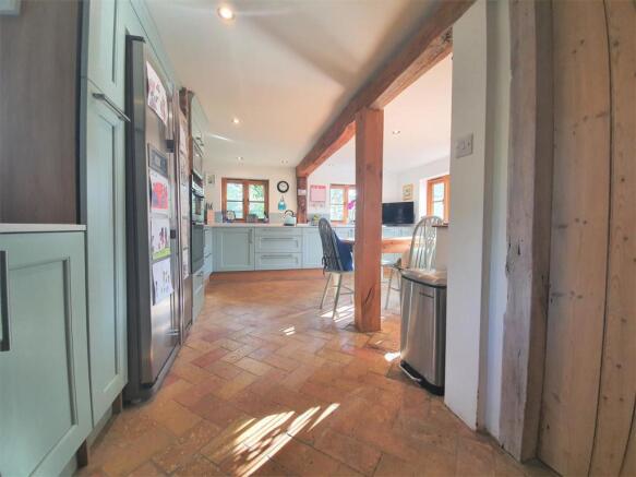 Kitchen.4.jpg
