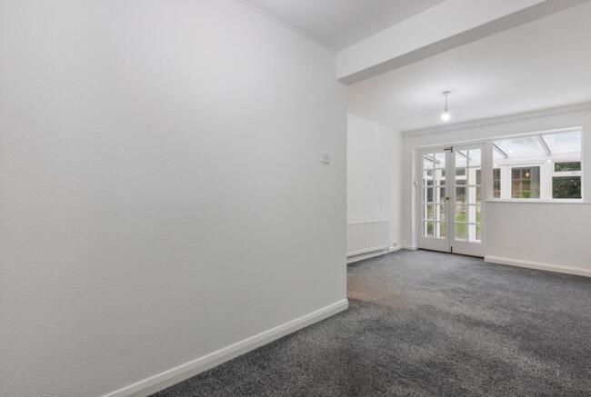 A10 - 29 Davies Avenue Paignton - 241210