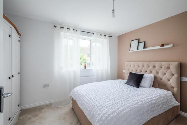 5 bed House for sale Image 7