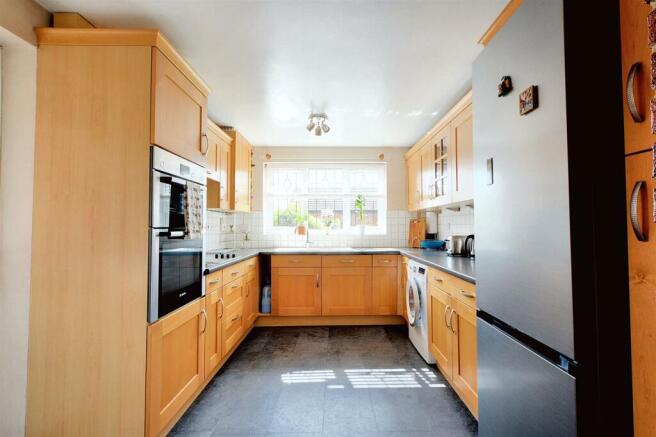 Kitchen_1.jpeg