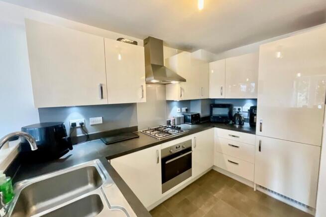 4 bed Terraced for sale Image 5