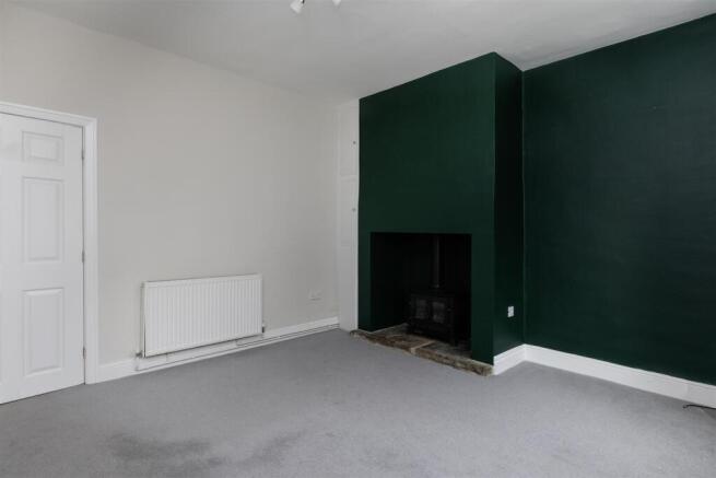2 bed Terraced to rent Image 9
