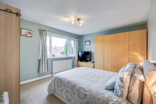 4 bed Detached for sale Image 6