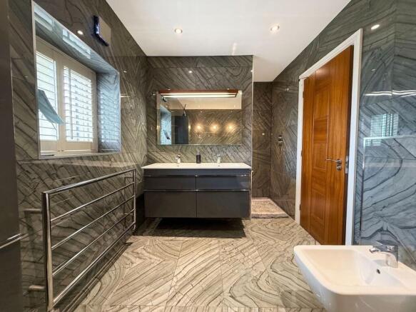 4 bed Barn Conversion for sale Image 11