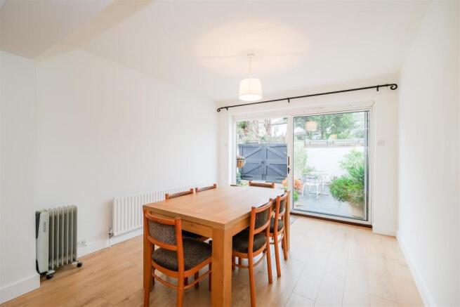 Kings Head Hill, North Chingford photo 4