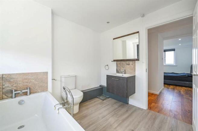En Suite Bathroom