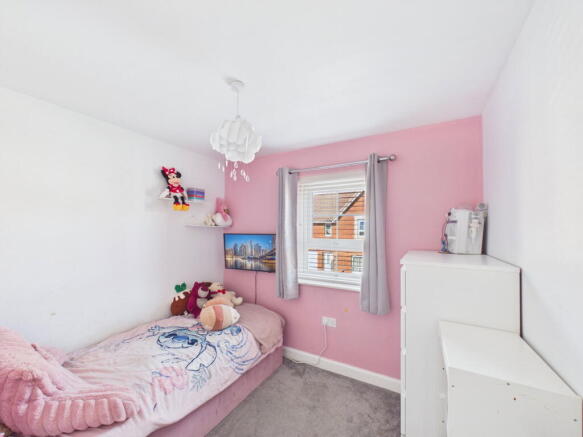 4 bed Detached for sale Image 8