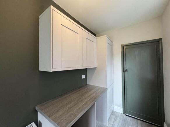3 bed Semi-Detached to rent Image 7