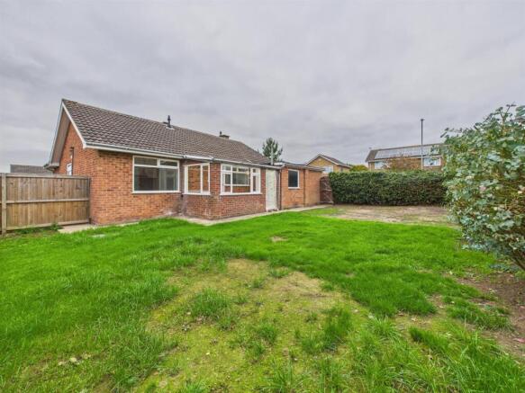 2 bed Detached Bungalow for sale Image 9