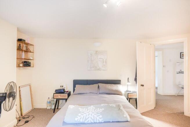1 bed Flat for sale Image 11