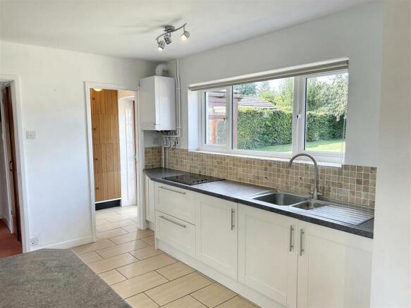 Kitchen 3.jpg