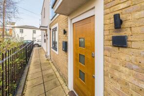 44, Kemble Close, Weybridge KT13 9PS