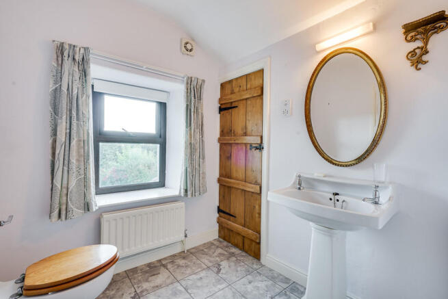 Ensuite shower ro...