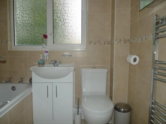 FAMILY BATHROOM