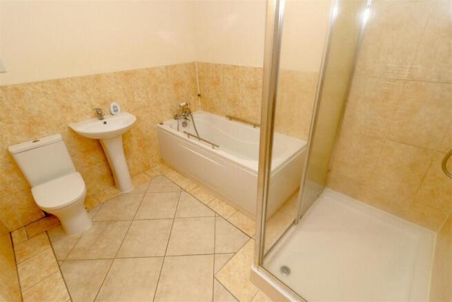 2 bed Apartment for sale Image 8
