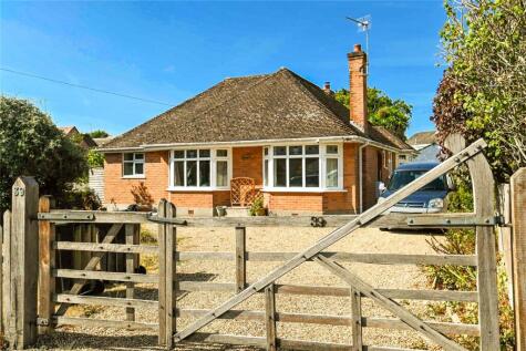 Kennard Road, New Milton, Hampshire, BH25