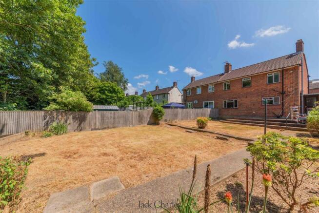 29 Crundwell- Rear garden_-5.jpg