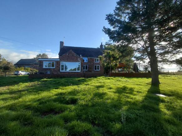 3 Bedroom House & Workshop - Upper Riddings Farm