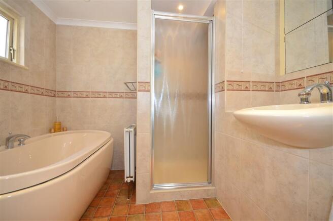 En-suite bathroom