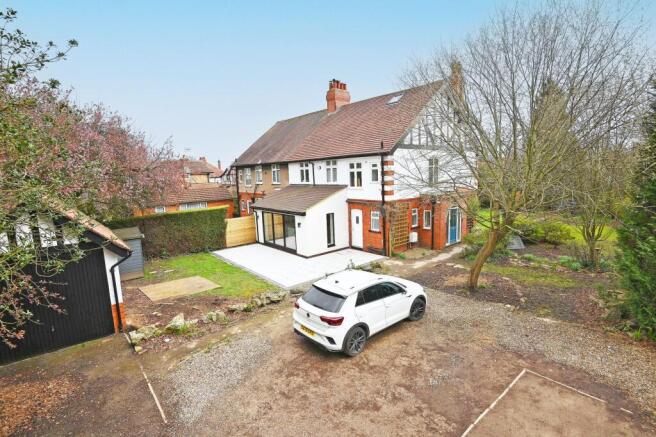 4 bed Semi-Detached for sale Image 4