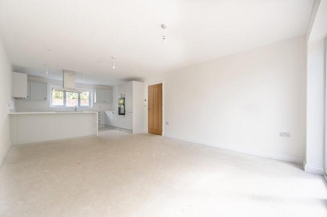 4 bed Detached for sale Image 12