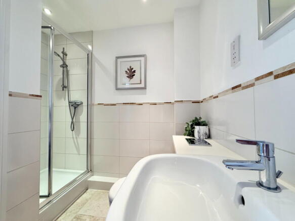 2 bed Apartment for sale Image 10