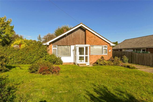 3-bed bungalow on Blenheim Crescent, Hordle, Lymington, Hampshire, SO41, £370,000