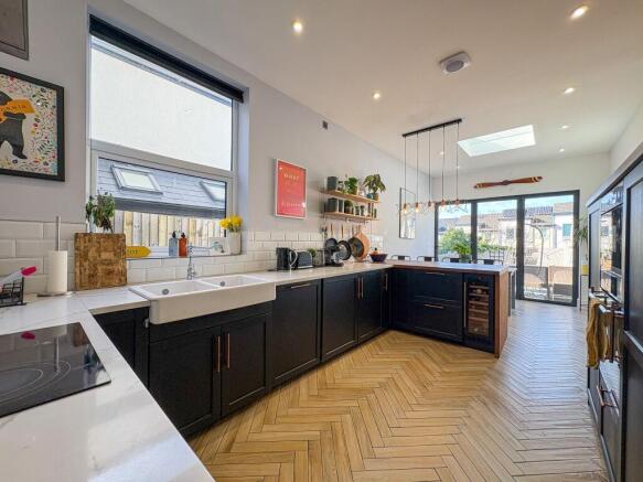 Open plan kitchen/dining room