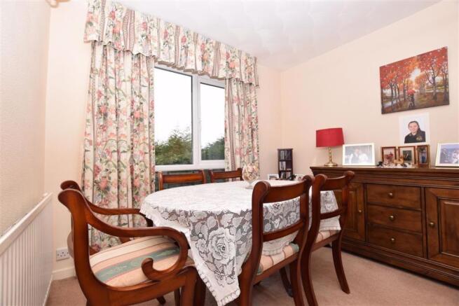 OPEN PLAN LIVING/DINING ROOM