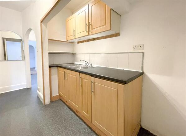 Kitchen/ Preparation Area
