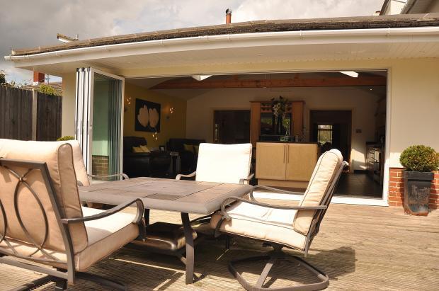 Deck/kitchen