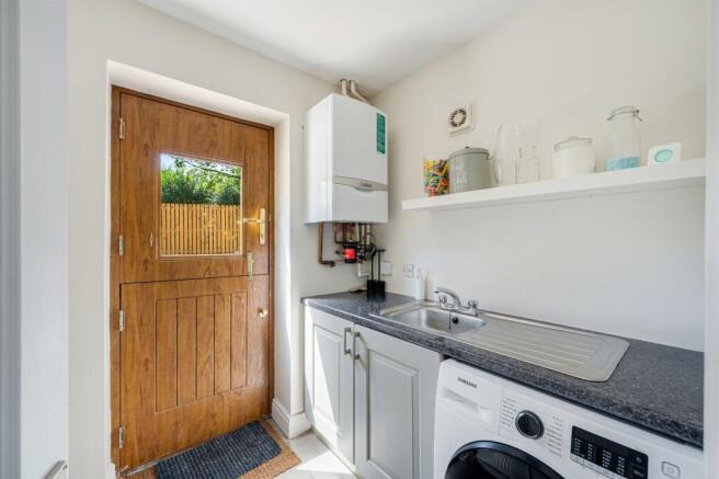 7 bed Detached for sale Image 7