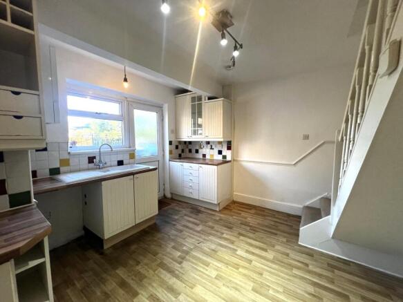 2 bed Terraced to rent Image 4