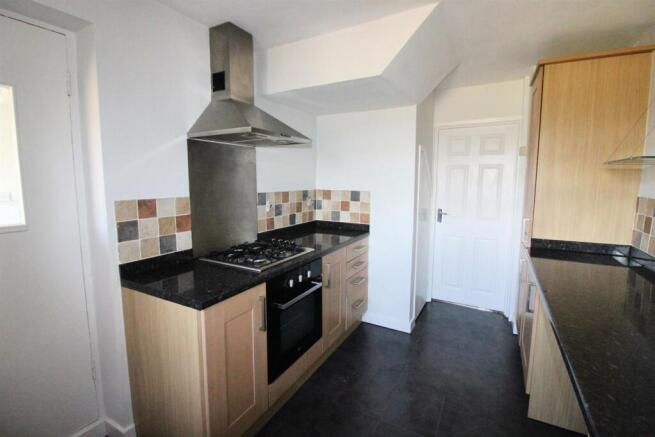 kitchen 2.JPG