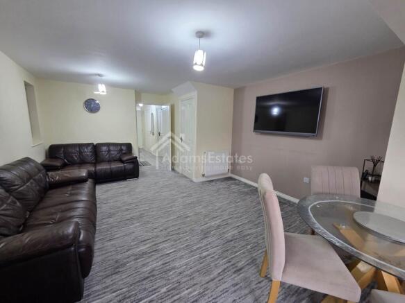 3 bed Semi-Detached for sale Image 4