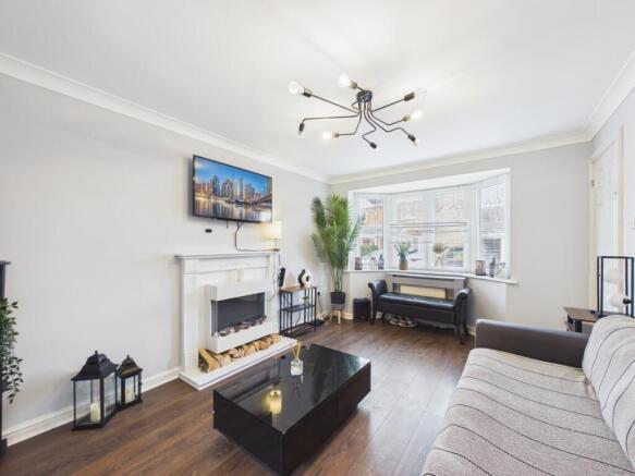 CAM01316G0-PR0312-STILL006