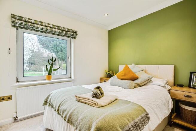 3 bed Semi-Detached for sale Image 7