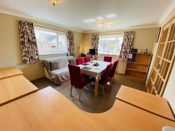 dining room 2.jpeg