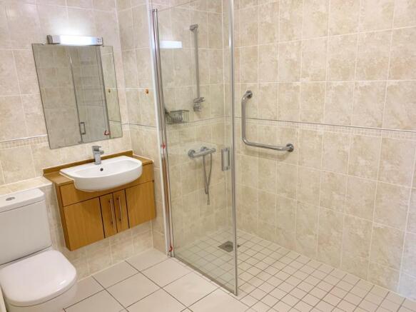 2 bed Apartment for sale Image 10