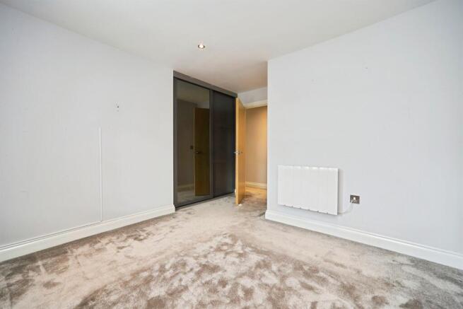 1 bed Flat for sale Image 6