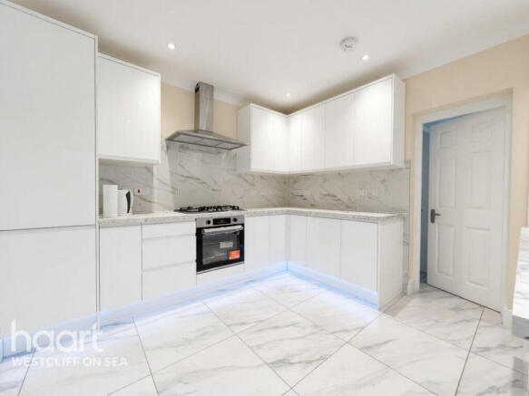 Burdett Avenue, WESTCLIFF-ON-SEA photo 4